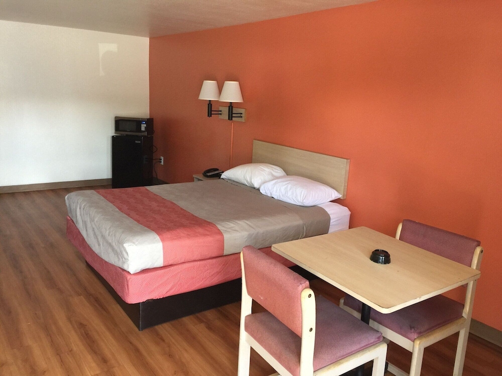 Motel6 Raleigh, NC Cary 35/54