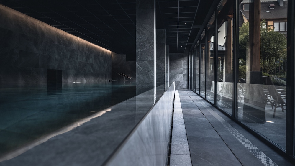 swimming pool spa