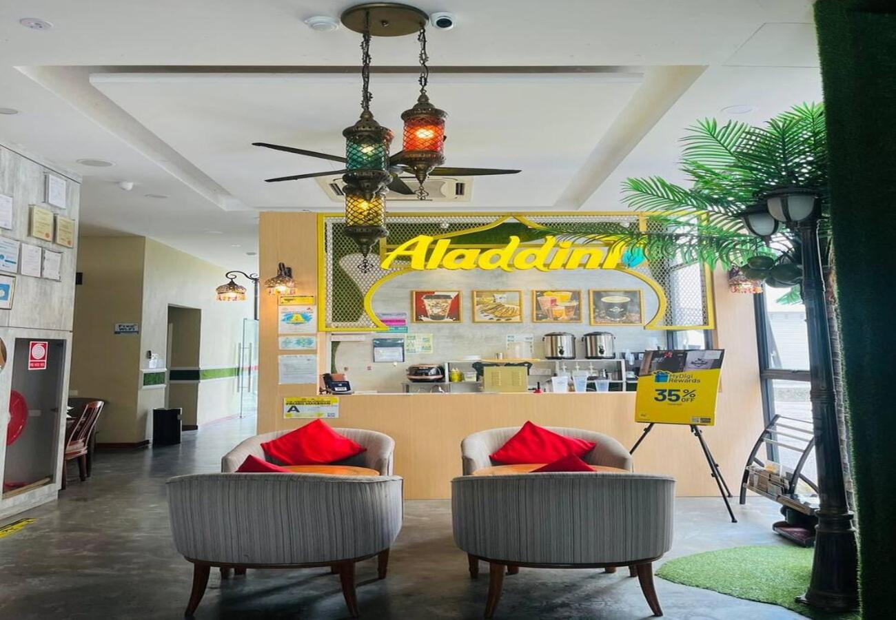 Oyo 517 Aladdin Hotel 89/99