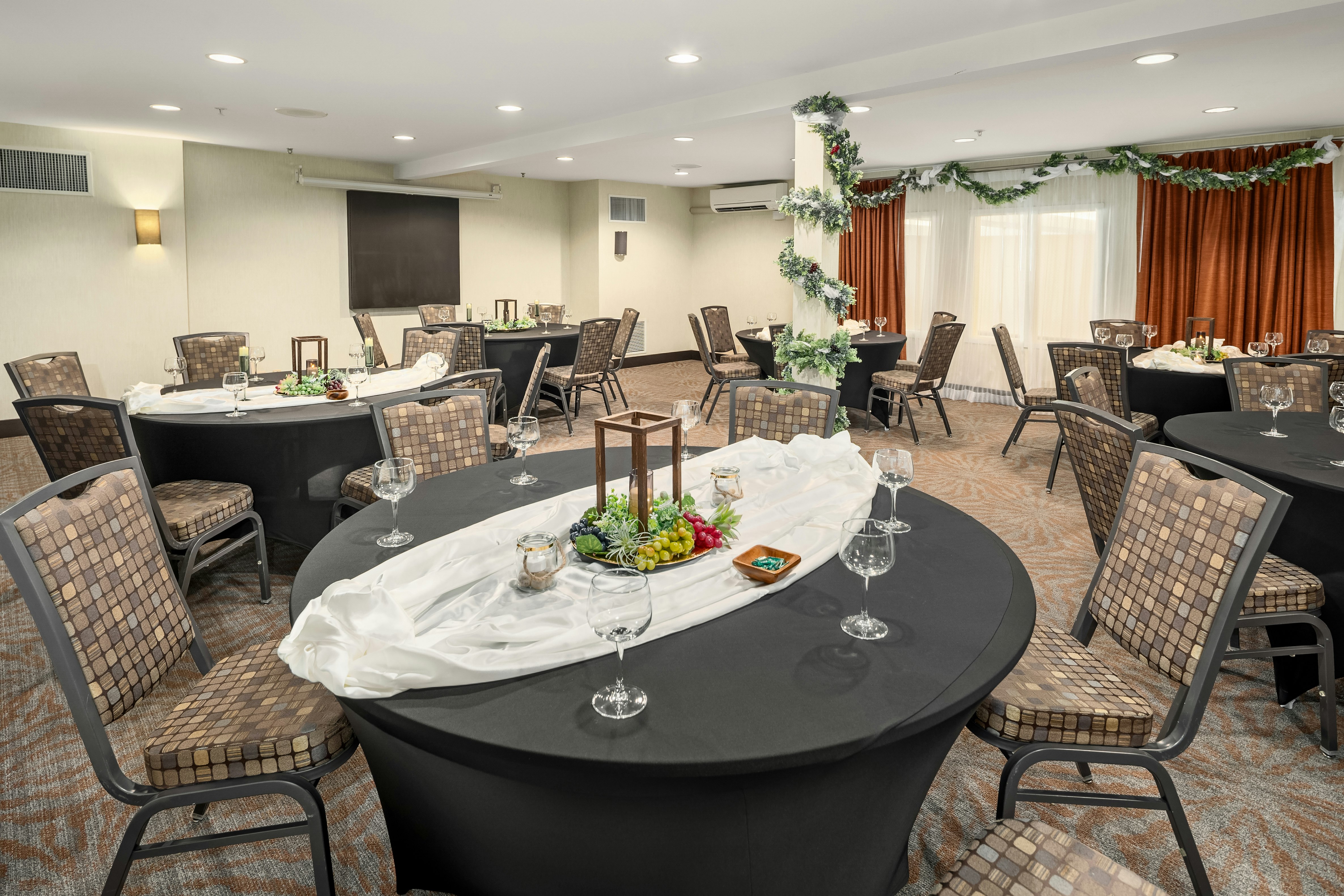 Hampton Inn & Suites Seattle North Lynnwood 56/60