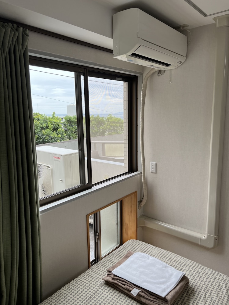 PRIVATE, WESTERN, SUPERIOR, PARTIAL SEA VIEW
