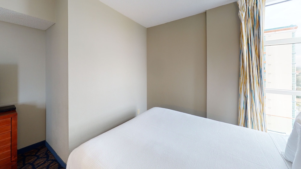 Dunes Village Resort 24/62