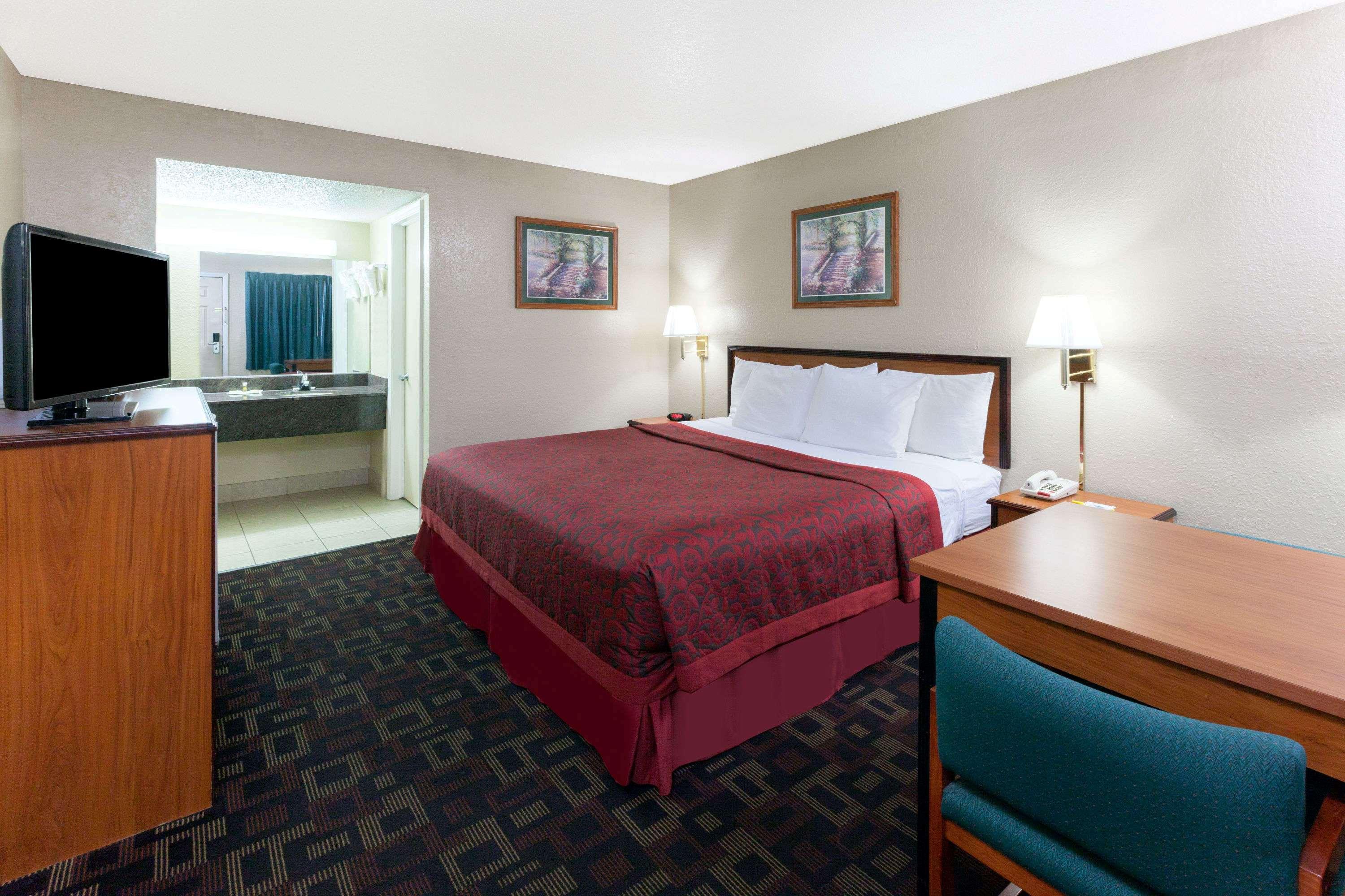Days Inn Oklahoma City West 8/14