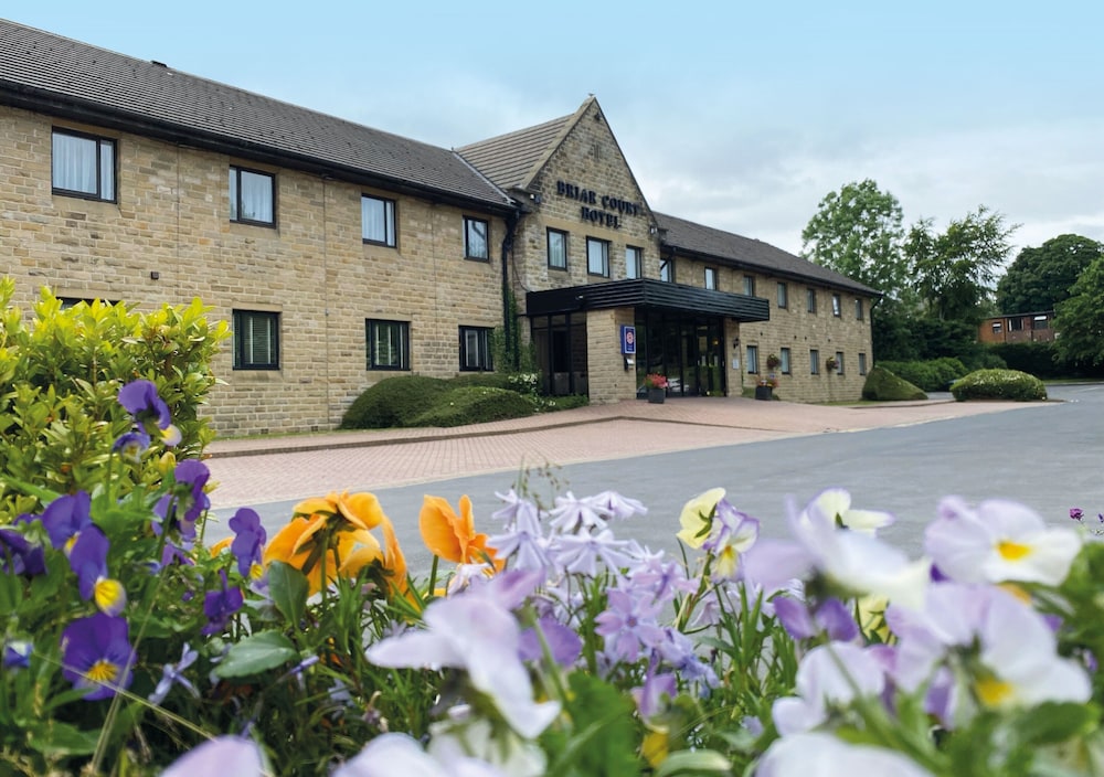 Briar Court Hotel 3/70
