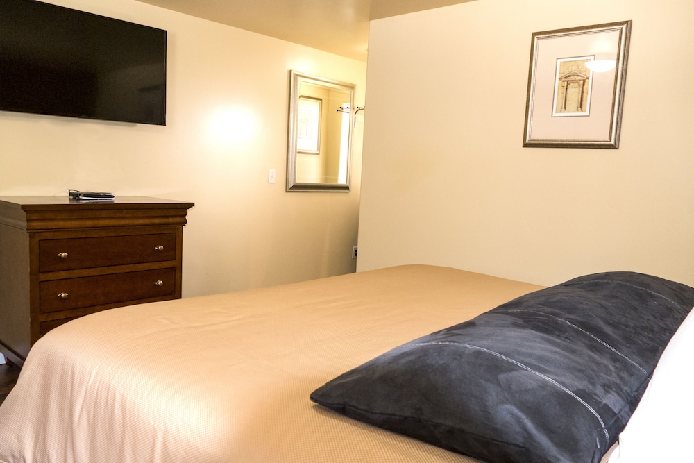 Abram Inn & Suites 20/65