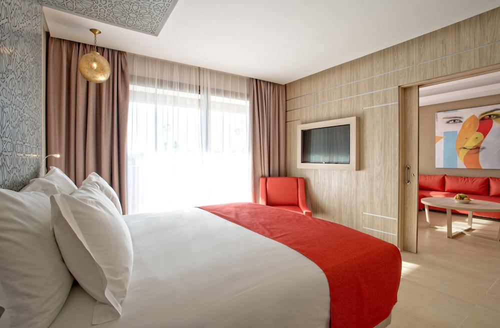 SUITE ROOM