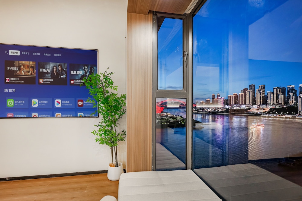 Baihong Riverview Drone Show Apartment 6/50