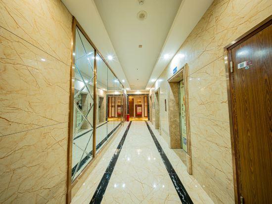 Fuyue Holiday Hotel 26/34