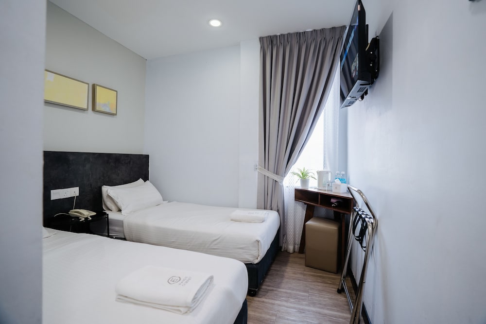 Wang's Hotel Gurney Drive 27/55