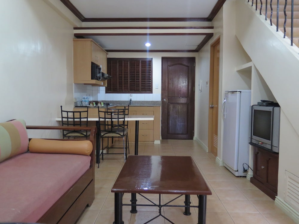 Crown Regency Residence Davao 32/50