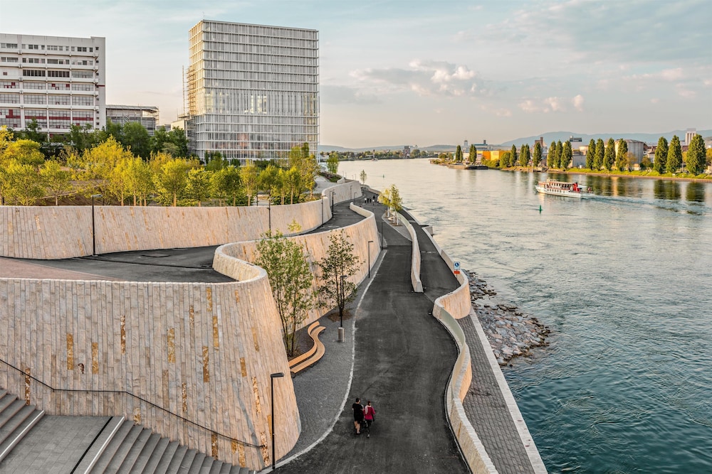 RADISSON BLU HOTEL BASEL 72/74