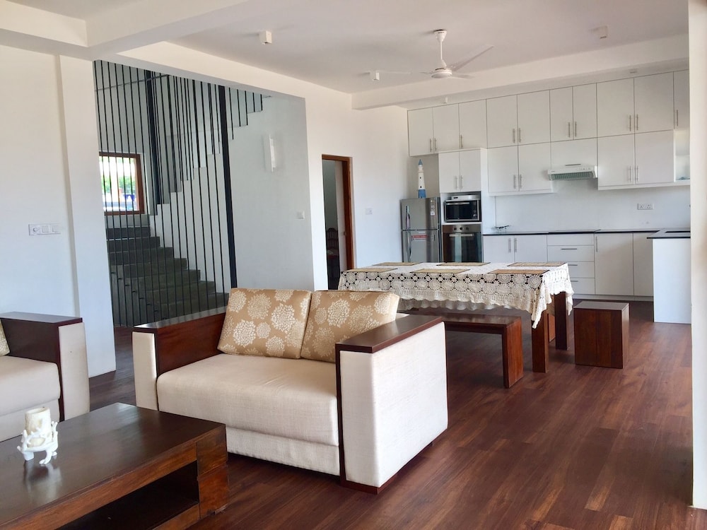 White Sand Villa Hikkaduwa 12/23