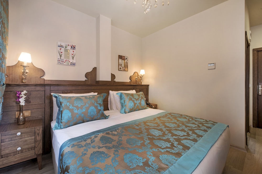 Perapolis Hotel 26/66