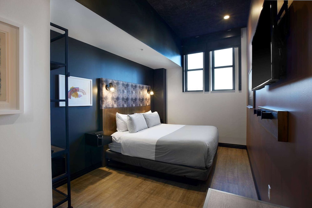 TRYP by Wyndham Pittsburgh/Lawrenceville 16/68