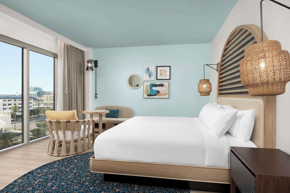 Room, King Bed, Partial Gulf View