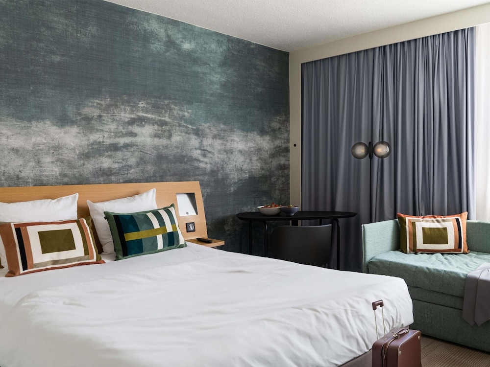 NOVOTEL BAYEUX 14/81