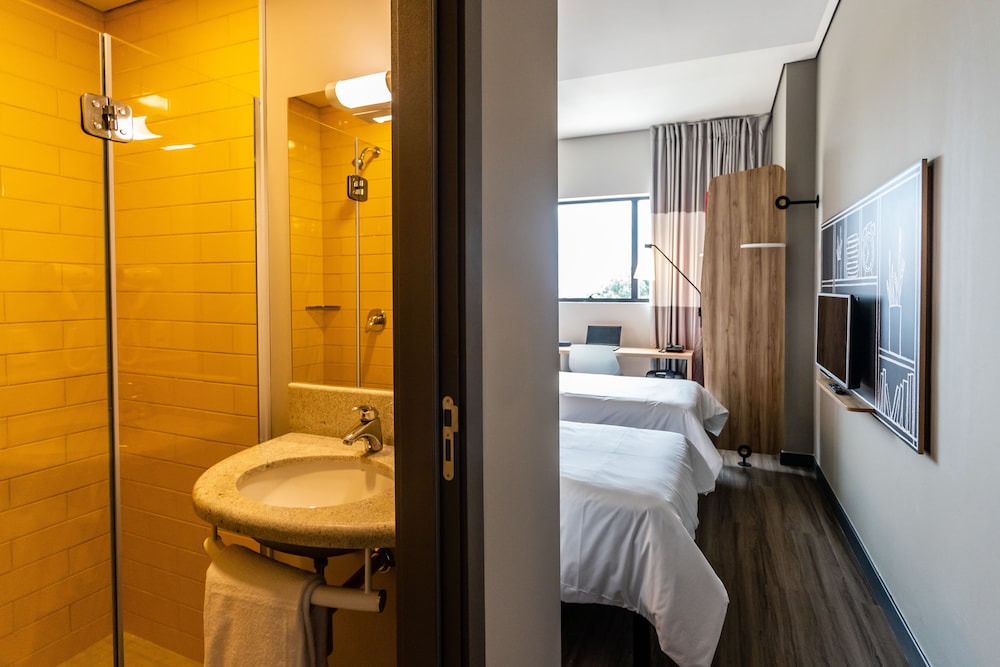 Ibis Palmas Avenida Jk Hotel 11/51