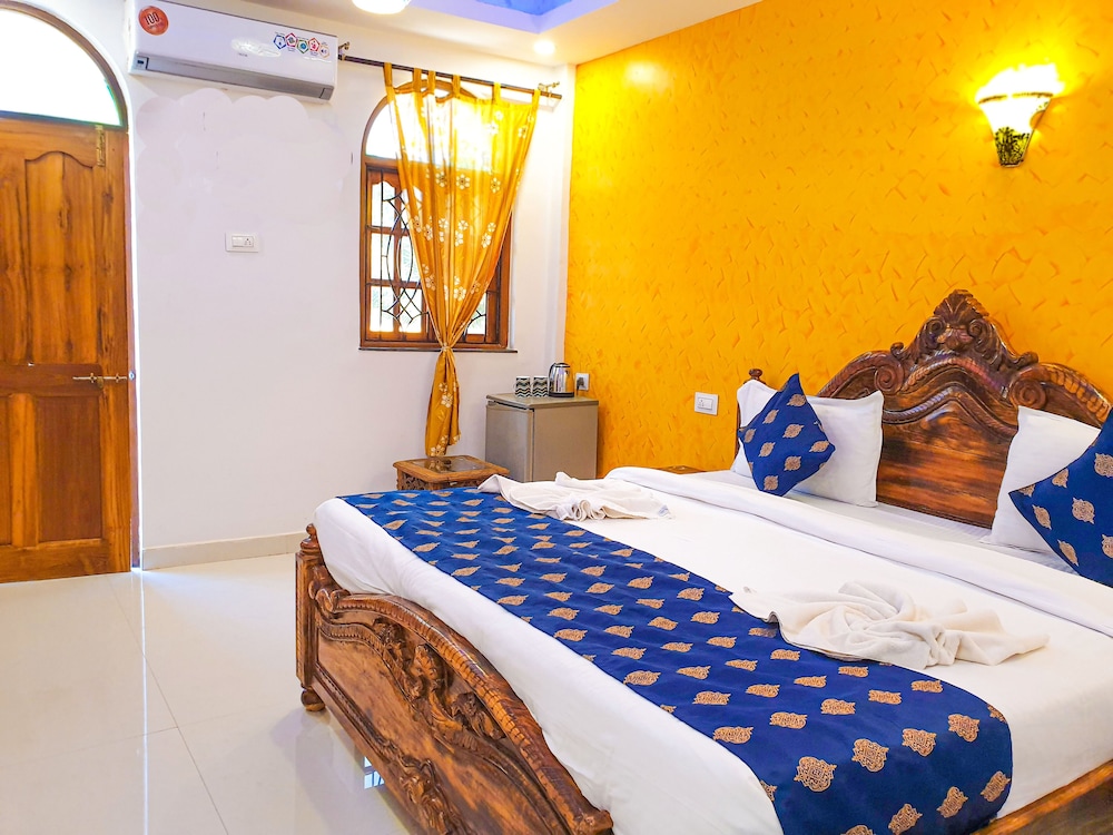 Veronica Guest House 20/70