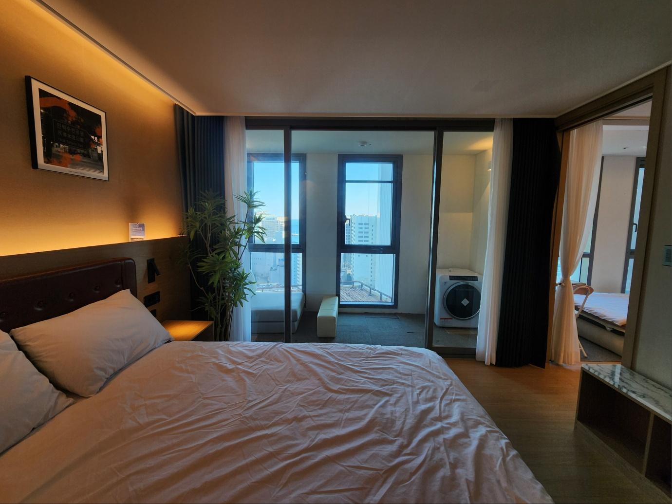 ROOM ASSIGNED ON ARRIVAL