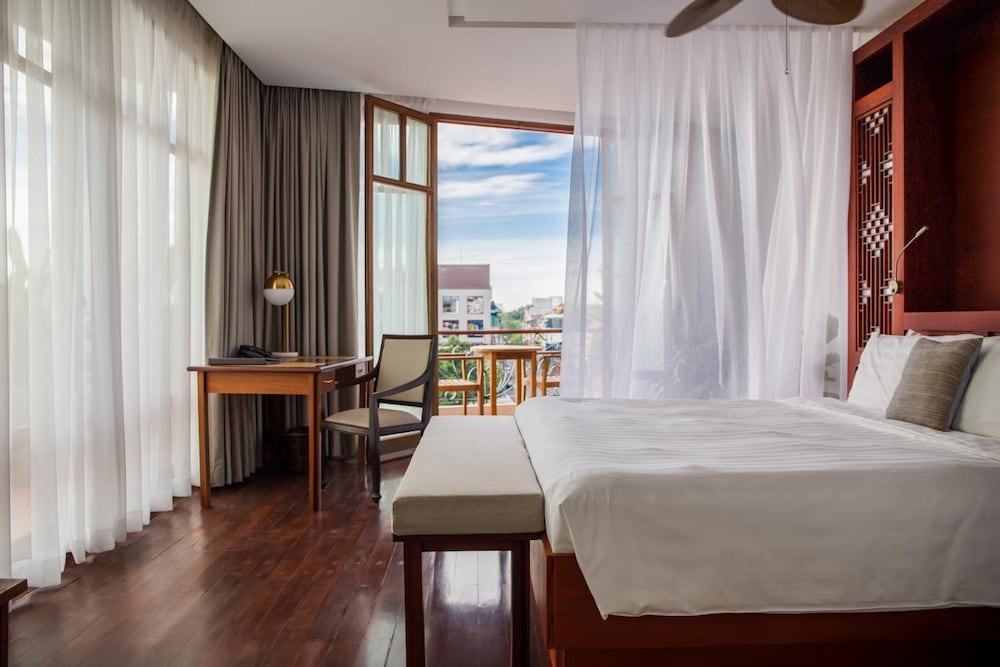 Amanjaya Pancam Suites Hotel 11/67