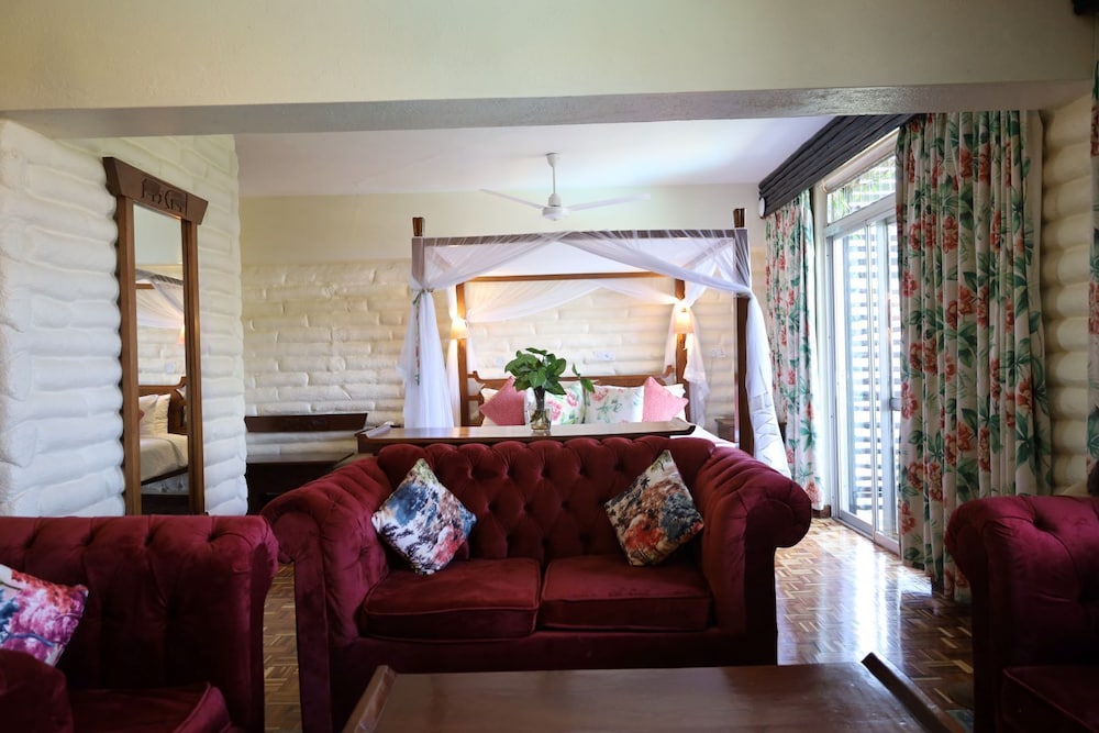 Taita Hills Safari Resort And Spa 31/63