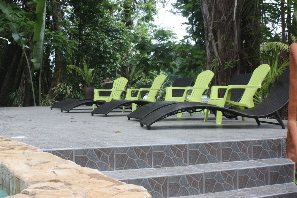 Hotel Rana Roja Lodge 16/50
