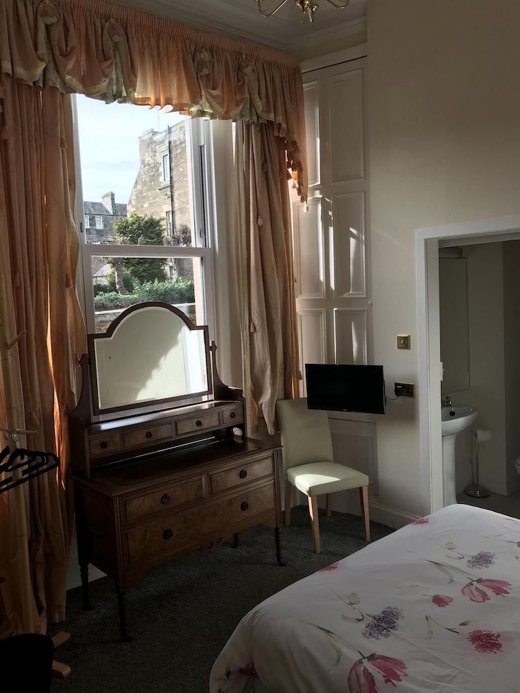 Dorstan Guest House 39/72