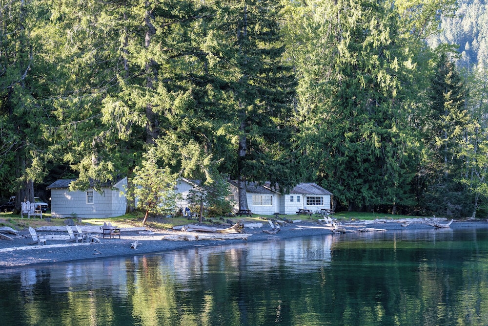 Lake Crescent Lodge 38/50