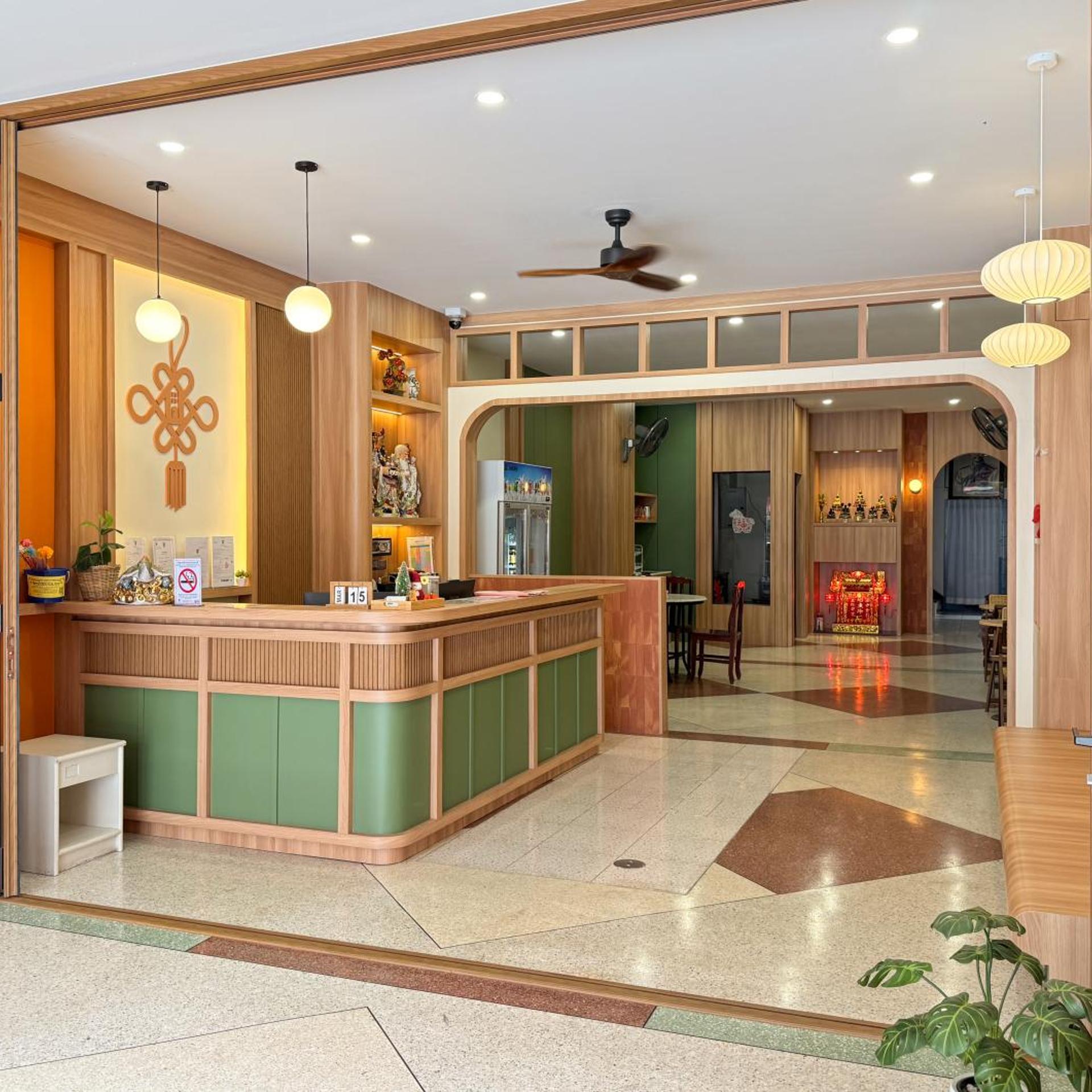 Jacky Chan Hotel 7/50