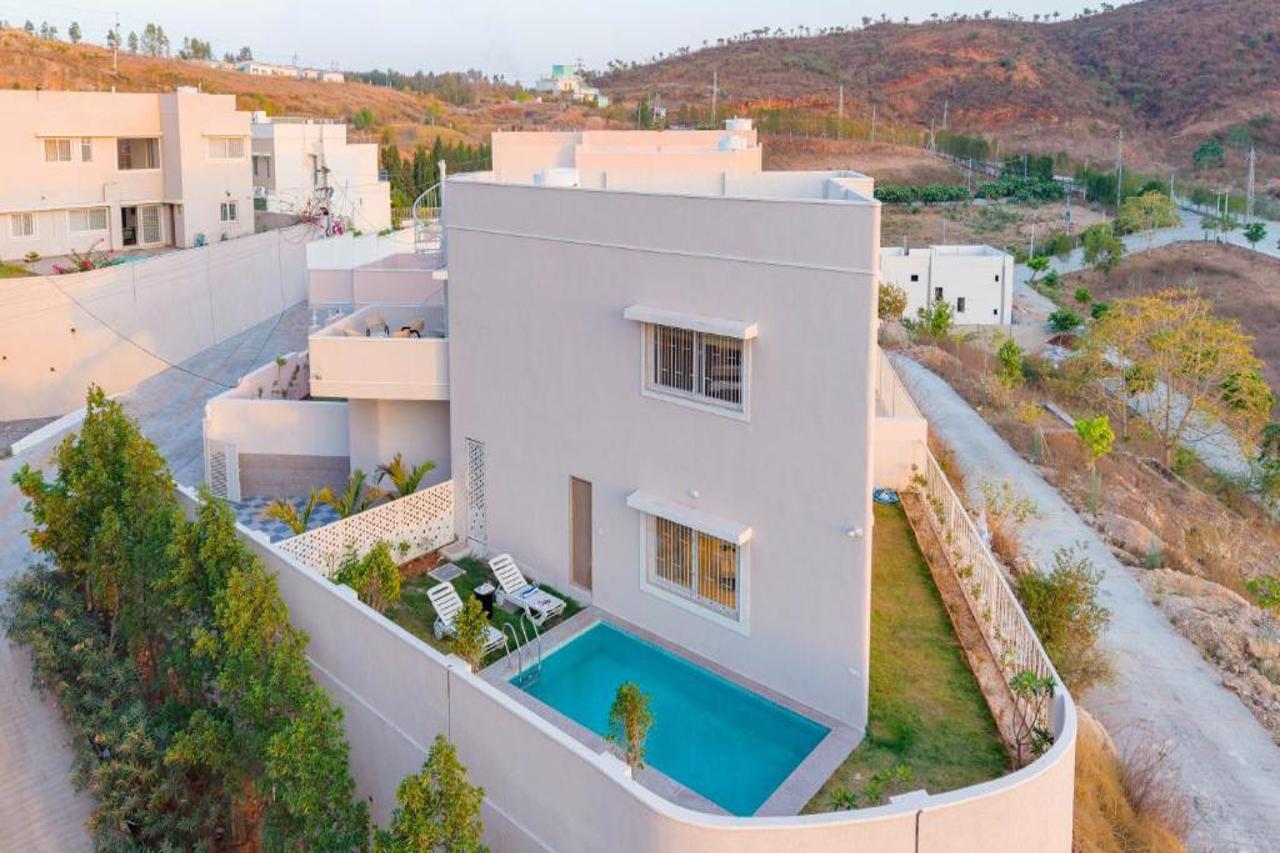 ELIVAAS Shourya Viola 3 BHK Villa with Pvt Pool & Garden