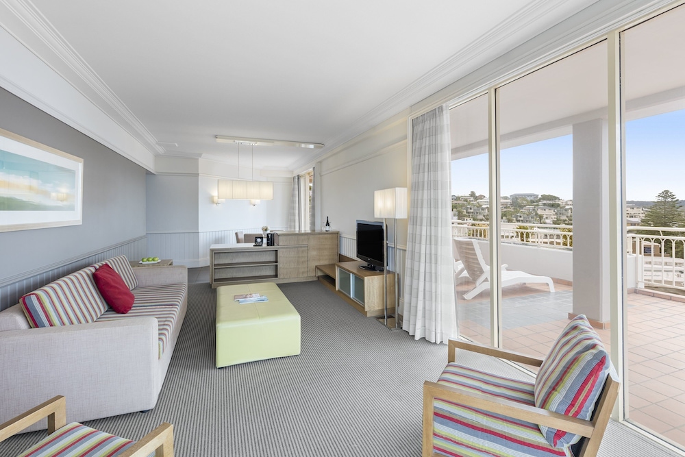 Crowne Plaza Terrigal 53/75