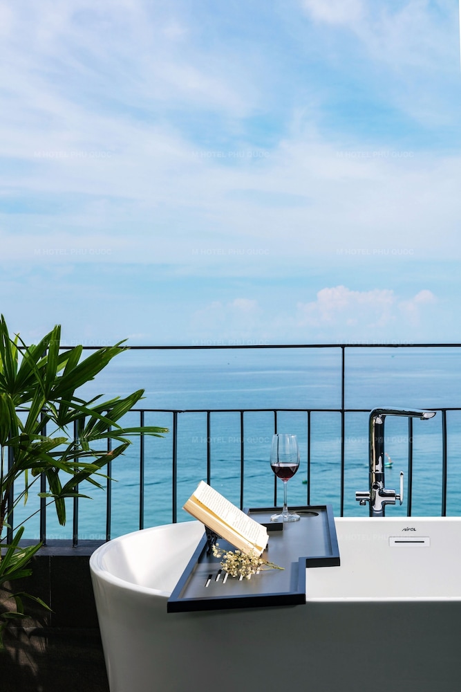 M Hotel Phu Quoc 50/59