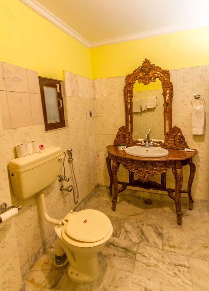 Welcomheritage Grace Hotel 43/44