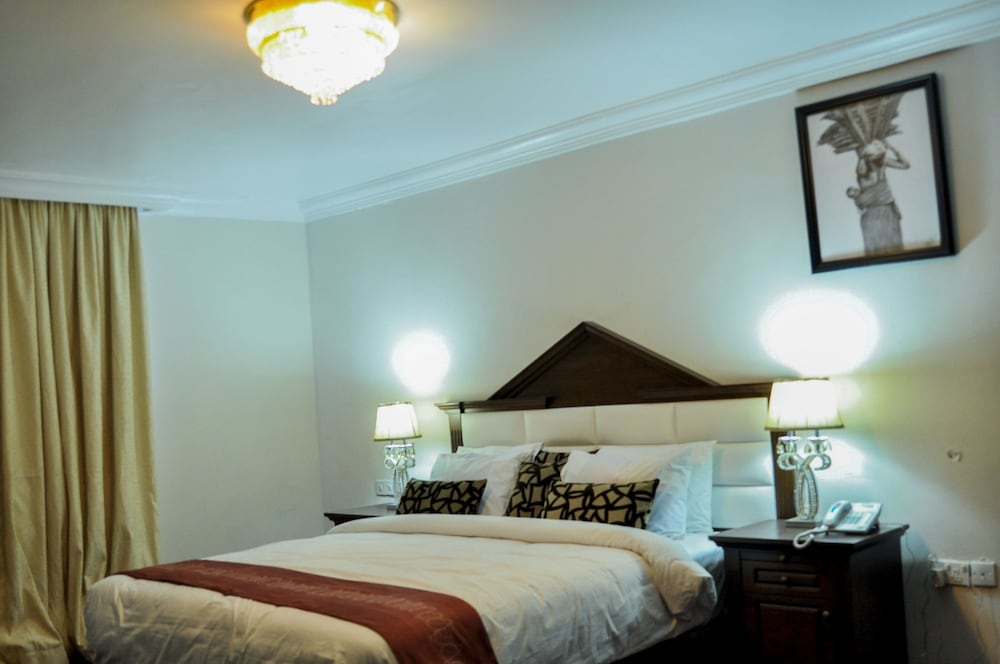 Caledonian Suites 13/63