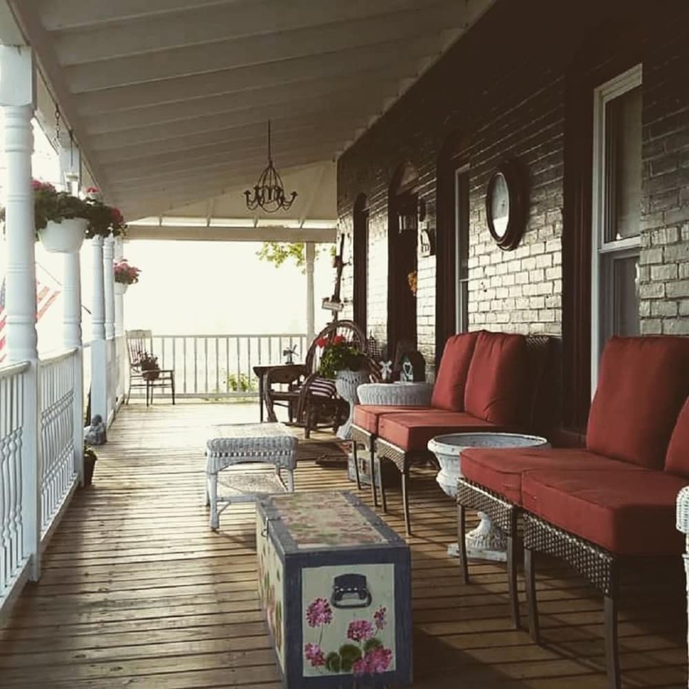 Applesauce Inn Bed and Breakfast 13/22