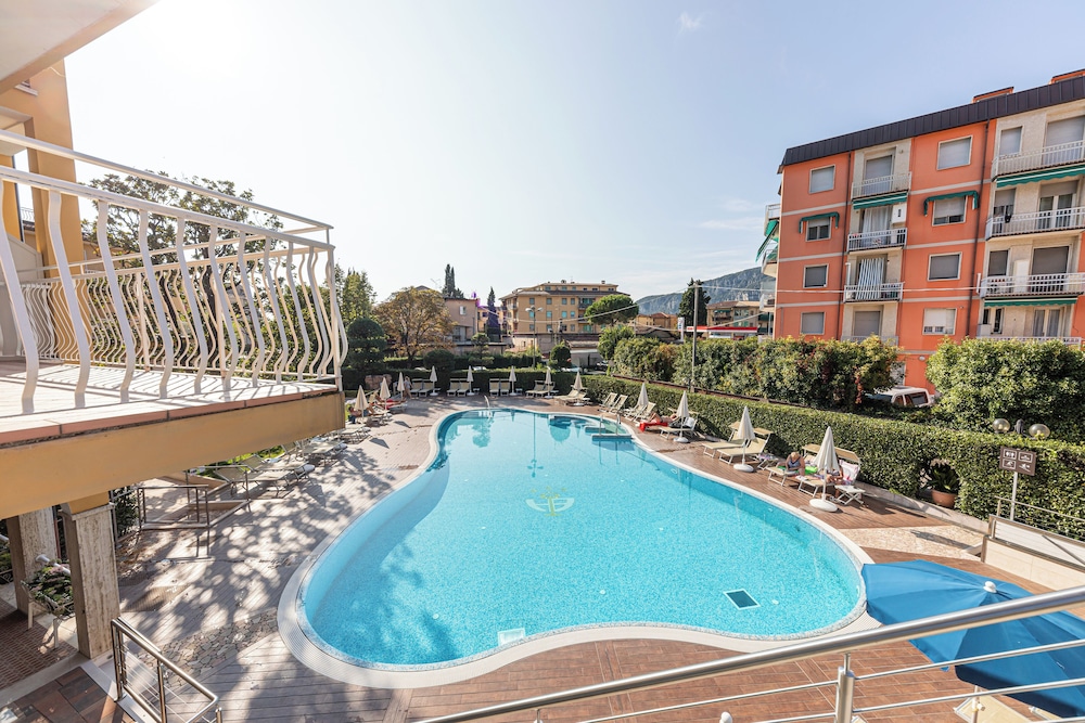 Hotel Bisesti 27/50