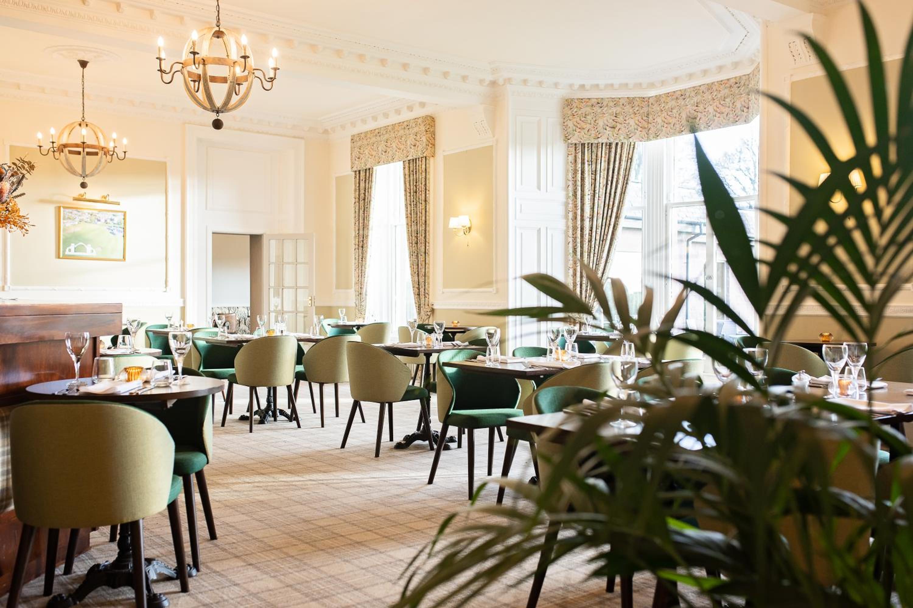 Glenesk Hotel 36/50