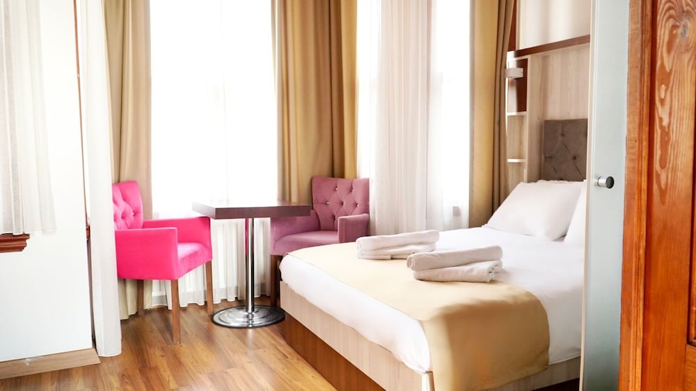 Qonaq Hotel 6/40