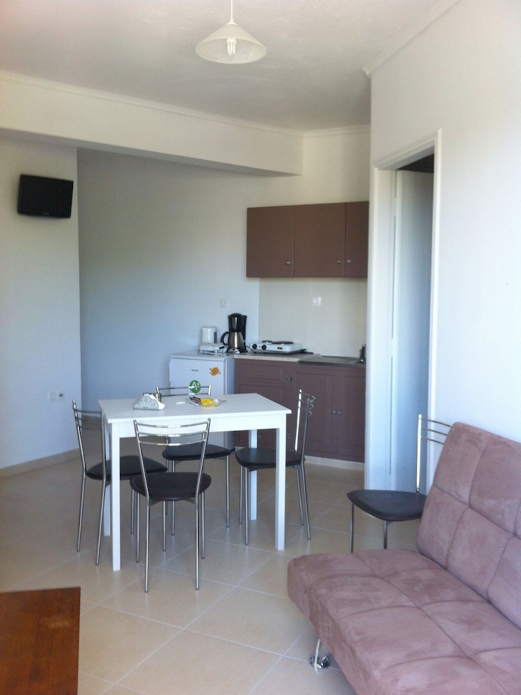 Fantasia Hotel Apartments 28/46