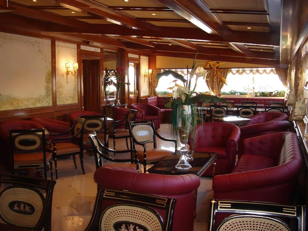 Hotel Champagne Palace 48/67