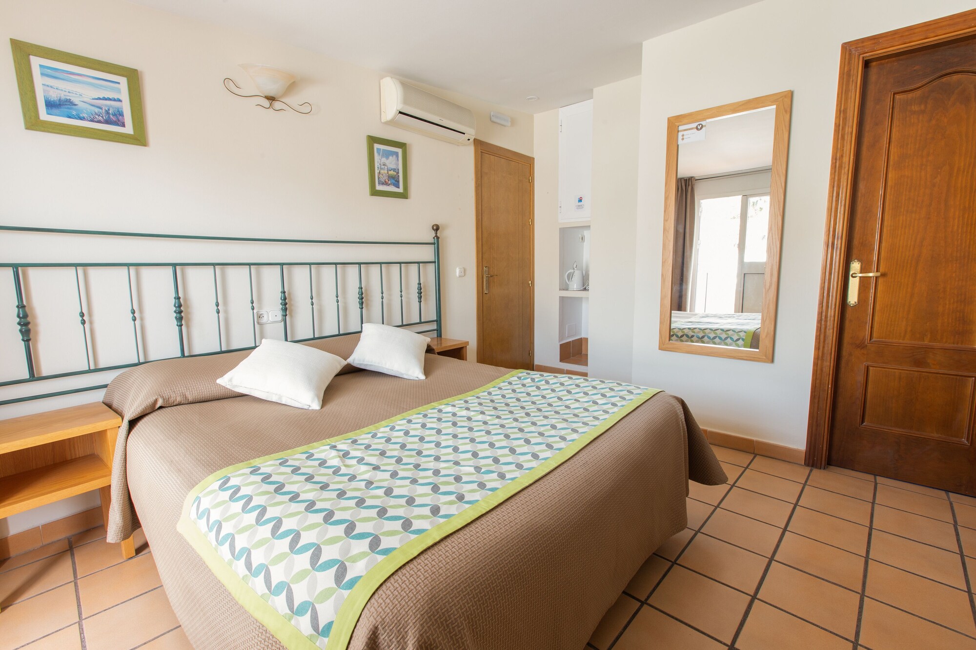 ROOM, DOUBLE BED, PRIVATE BATHROOM