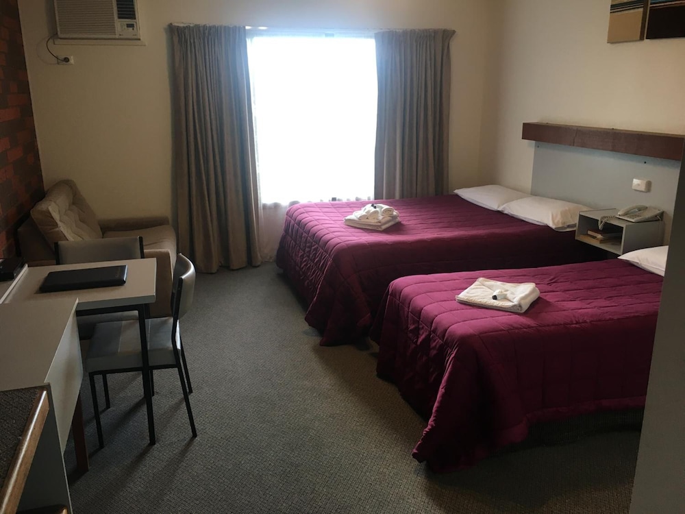WARRAGUL VIEWS MOTOR INN 20/65