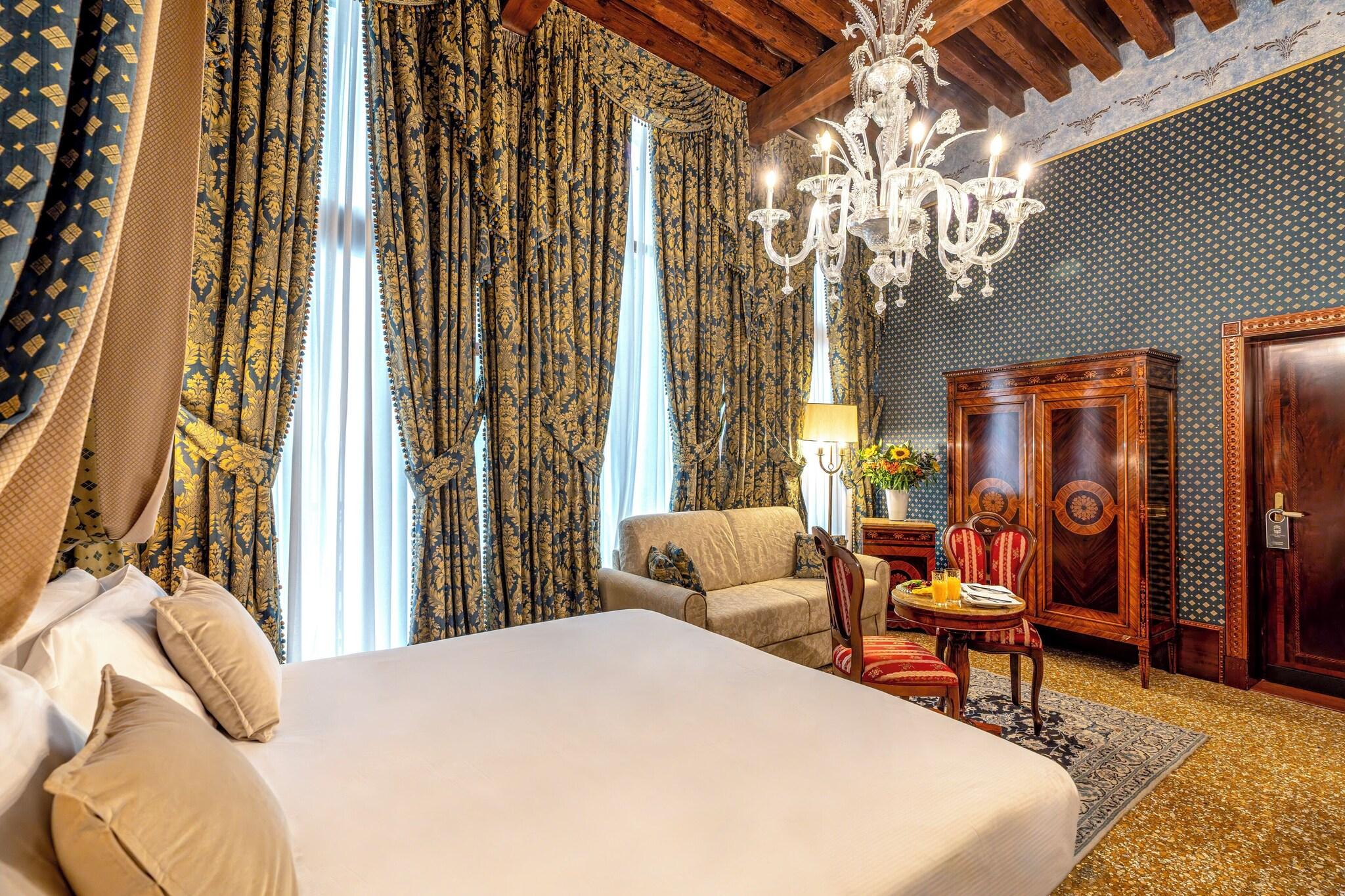 Junior Suite, Canal View