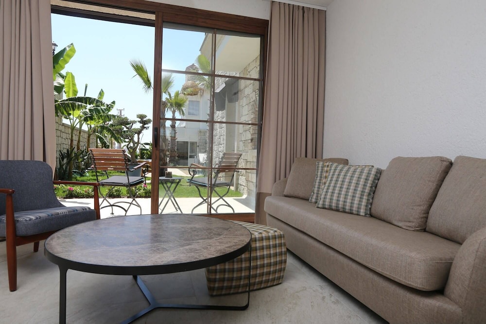 Avalon Boutique Hotel & Suites 38/59