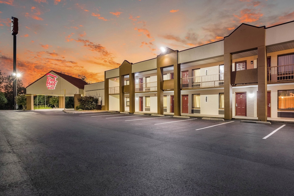 Red Roof Inn Clarksville 4/21