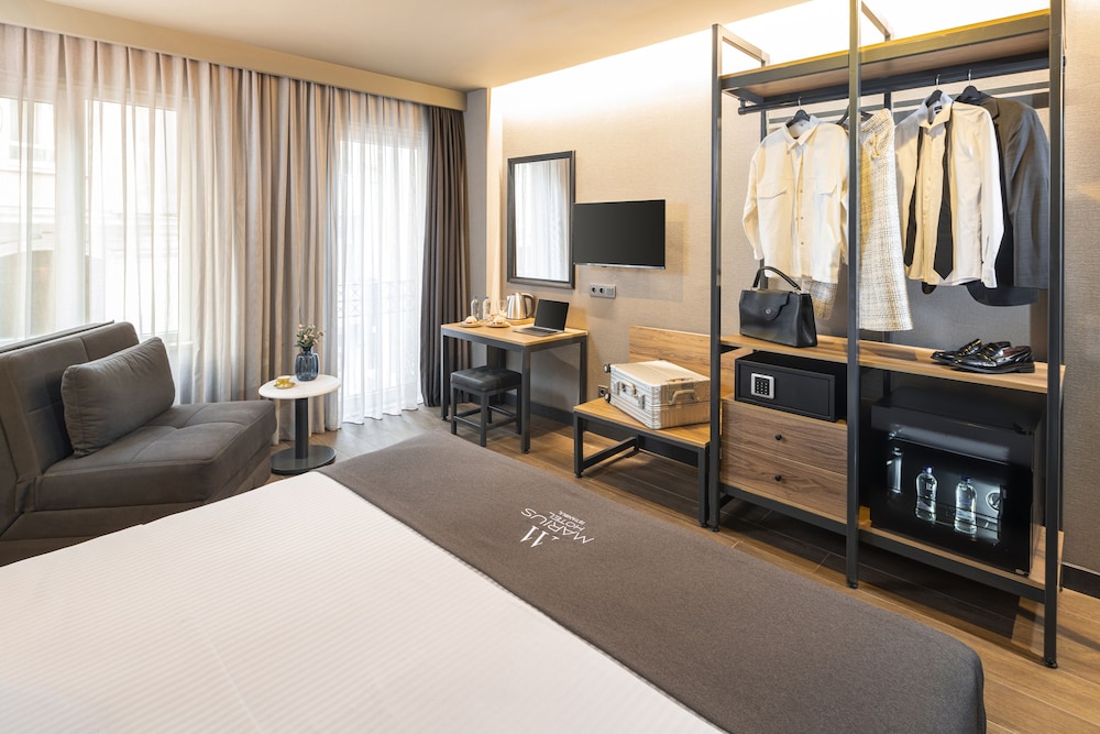 Marius Hotel 35/50