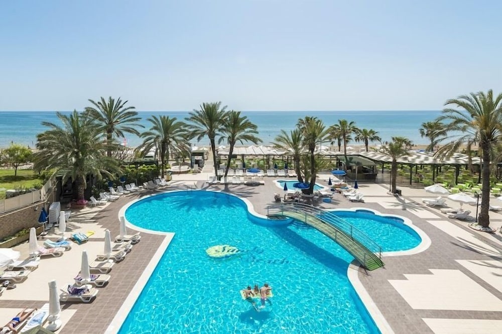 Sandy Beach Hotel 48/48