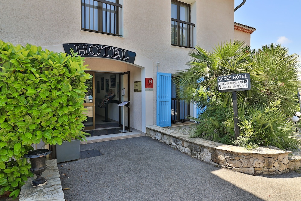 Hotel Perla Riviera 36/48