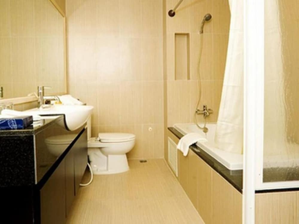 Golden Pearl Residences 50/50