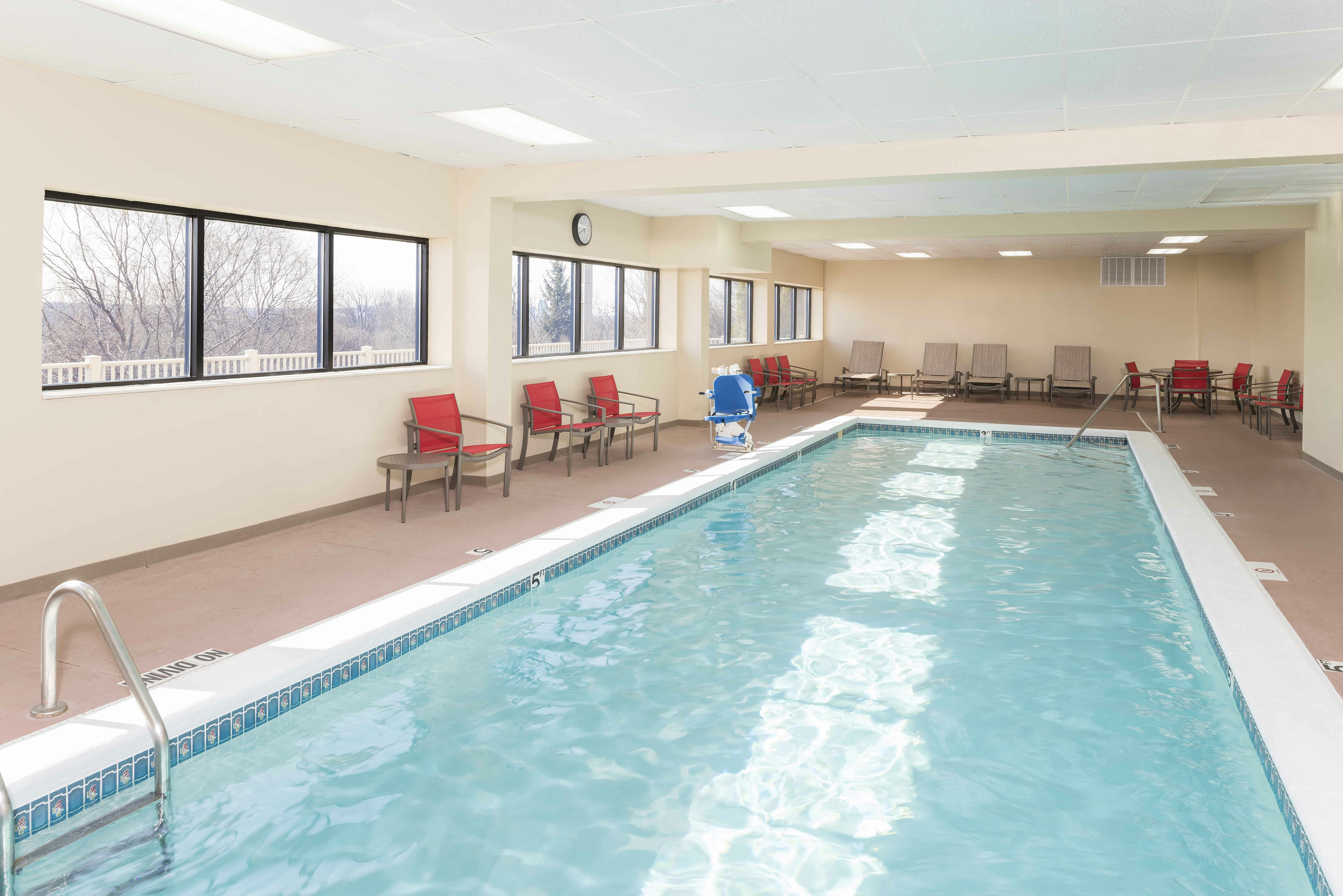 Hampton Inn Grand Rapids North 32/67